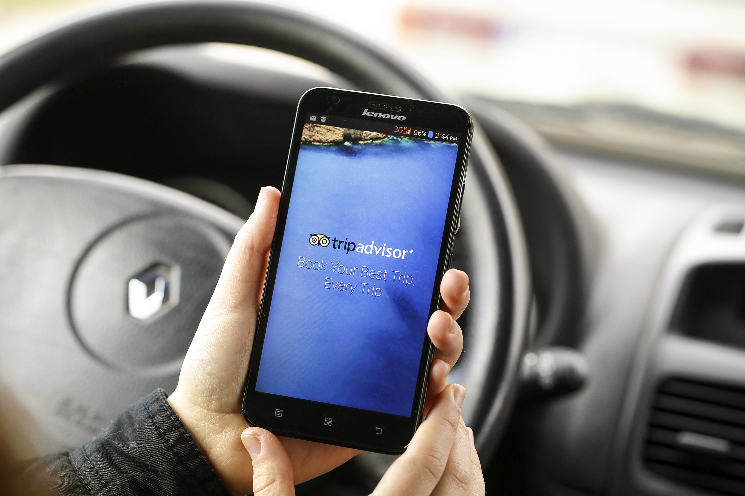 Using TripAdvisor app in the car