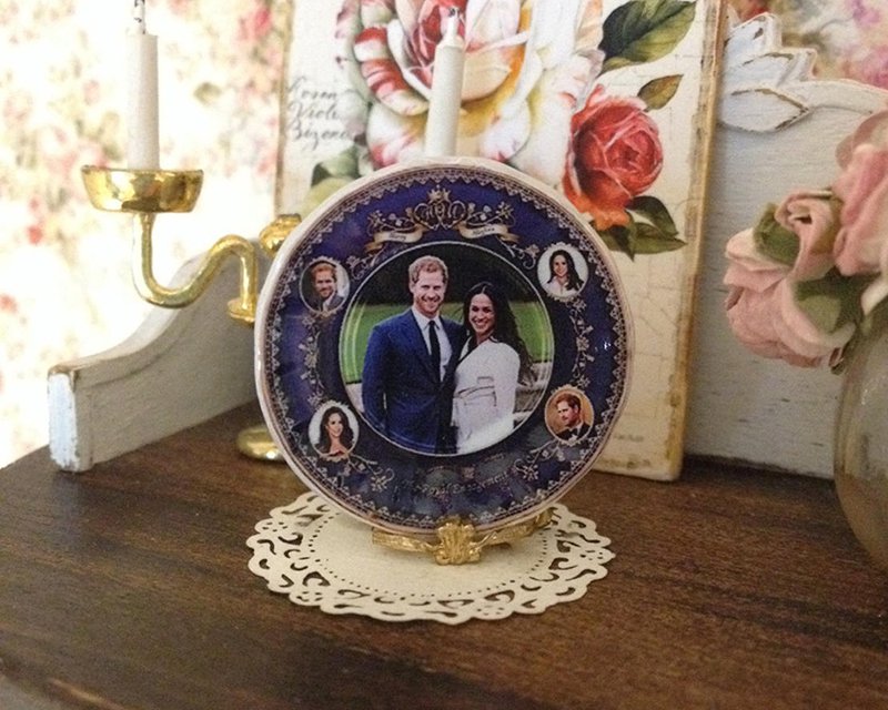 A Collectible Plate (for Dolls)