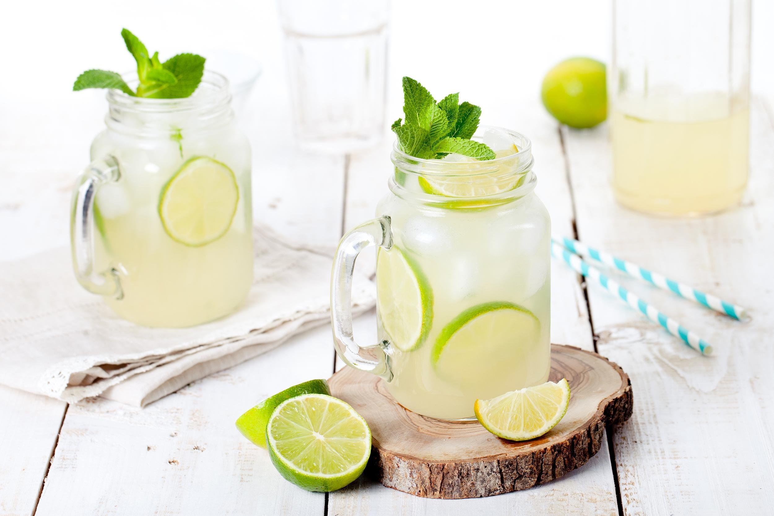 lime, cucumber, and mint lemonade cocktail