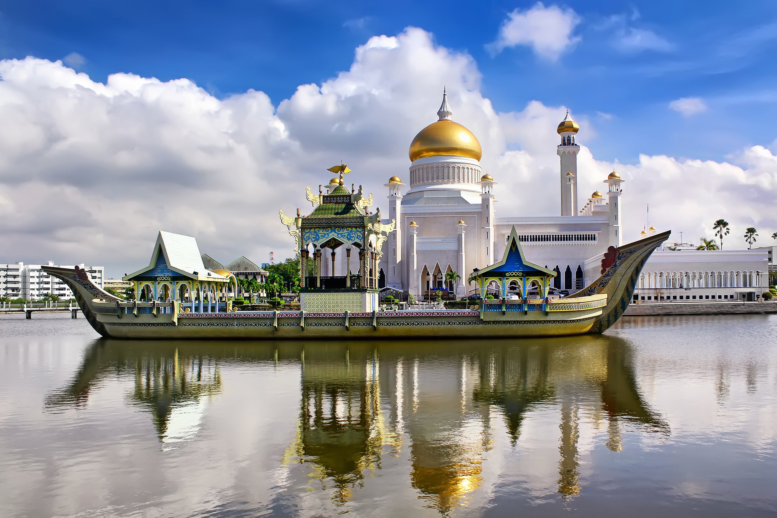 Sultan Omar Ali Saifuddin Mosque, Brunei