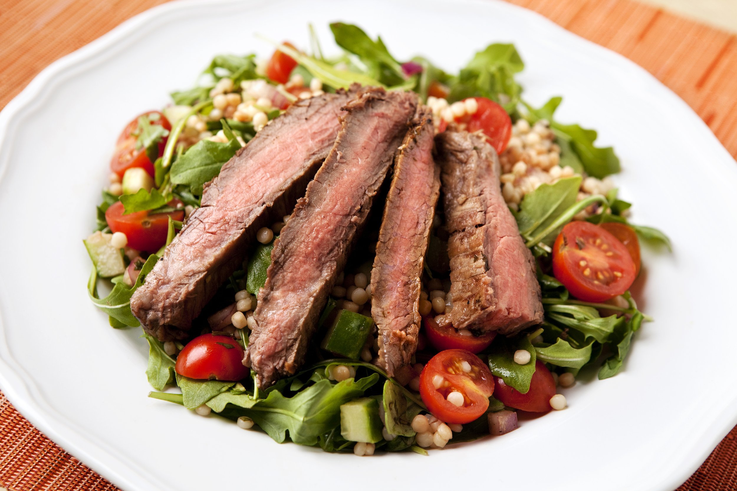 Grilled Steak, Blueberry and Spinach Salad