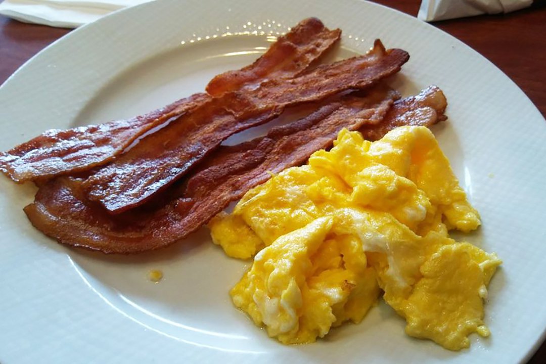 Scrambled eggs and bacon