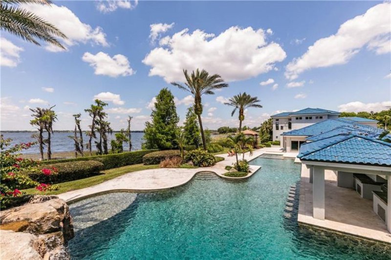 expensive beachfront property on Windermere, Florida