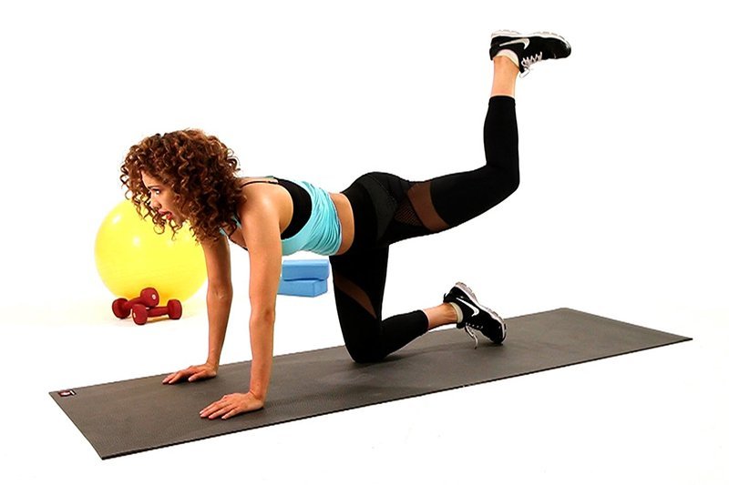 Layla Luciano doing hip extensions