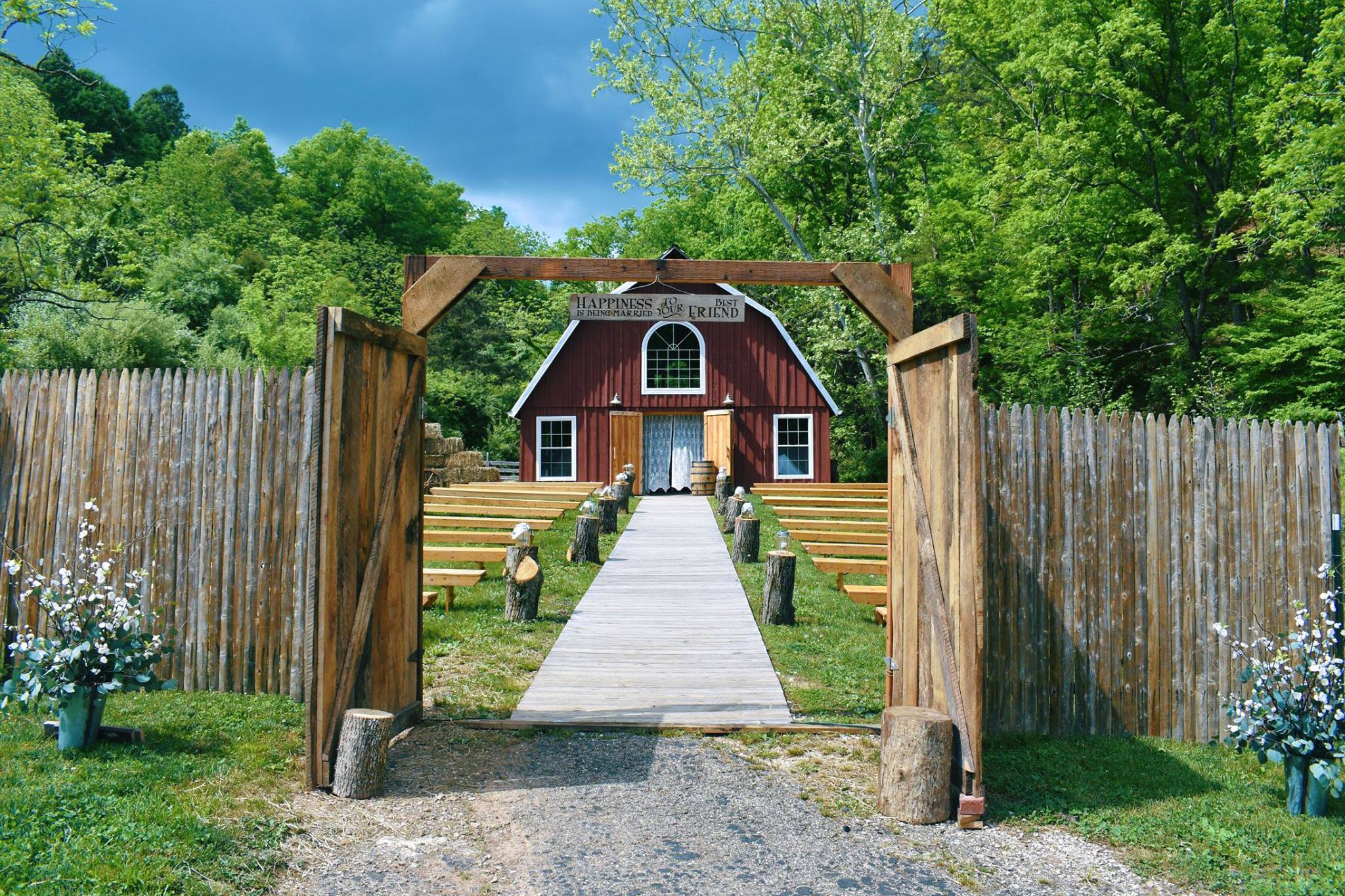 wedding area at Ranson Hollows in West Virginia
