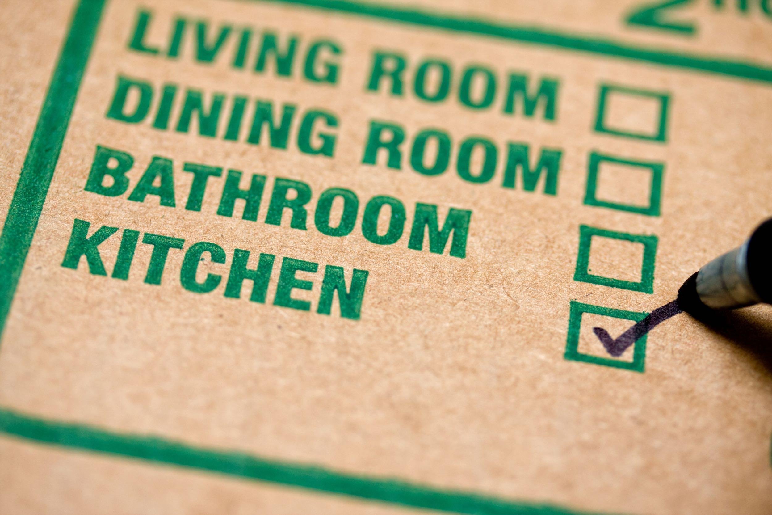 marker checking moving box