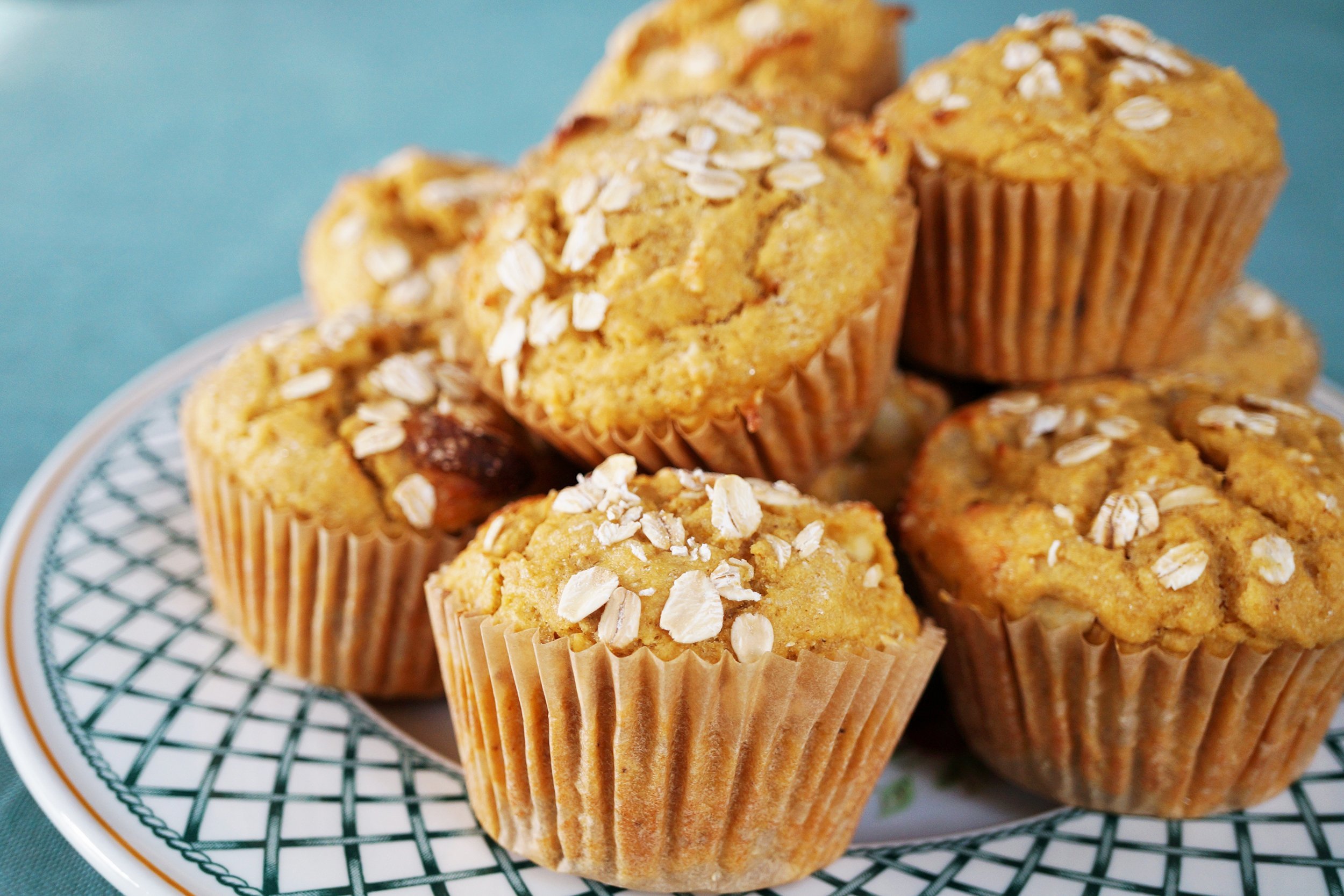 apple oatmeal muffins