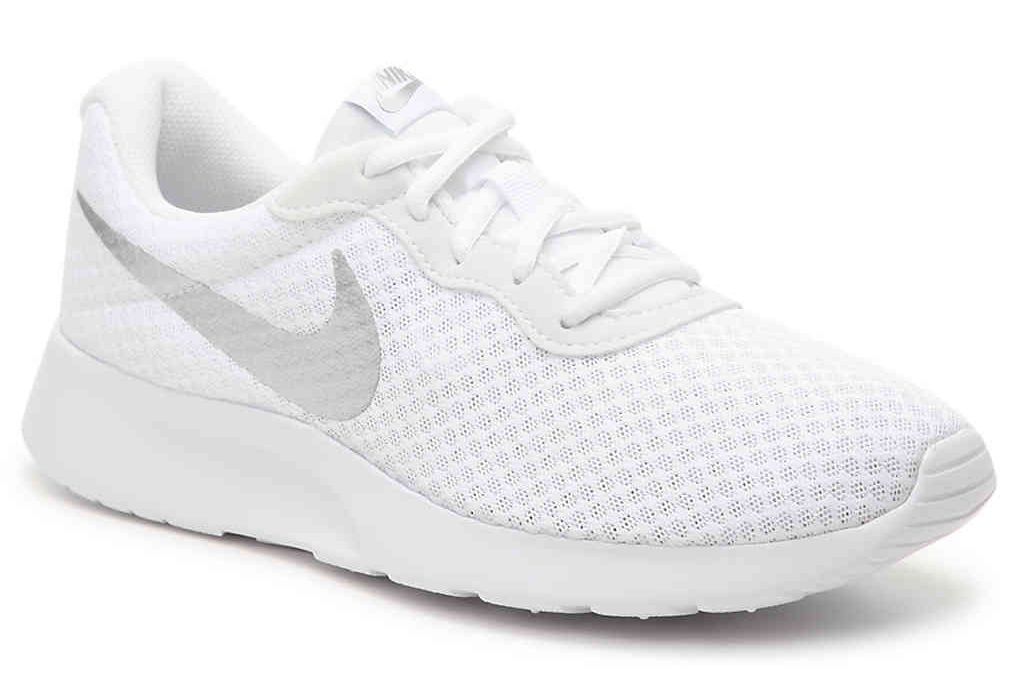 Nike Tanjun