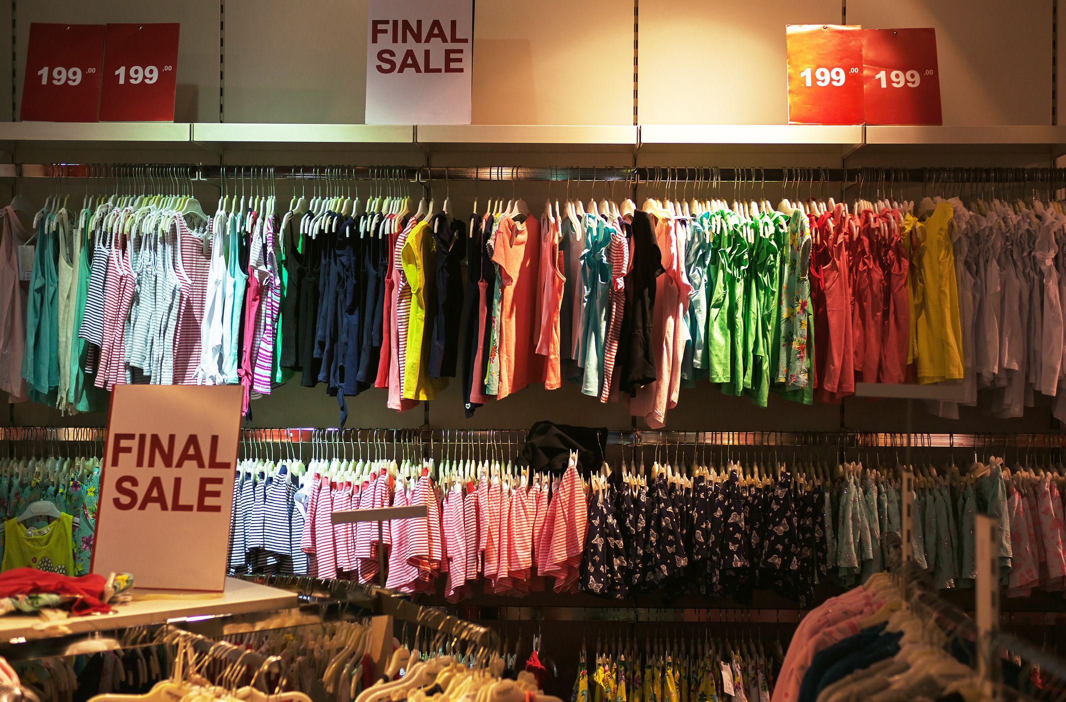 final sale signs at store