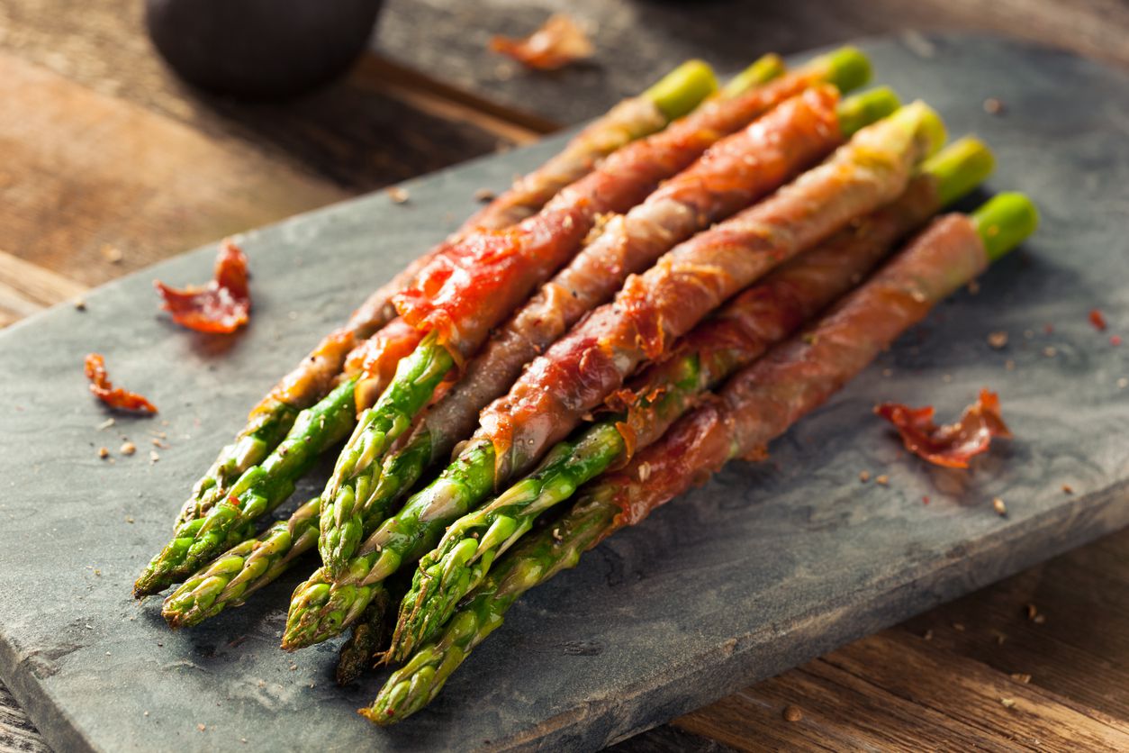 asparagus wrapped in prosciutto