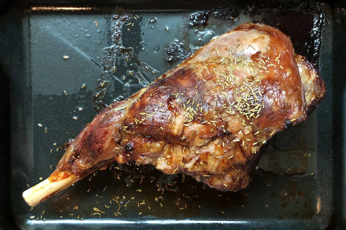 roast leg of lamb with rosemary