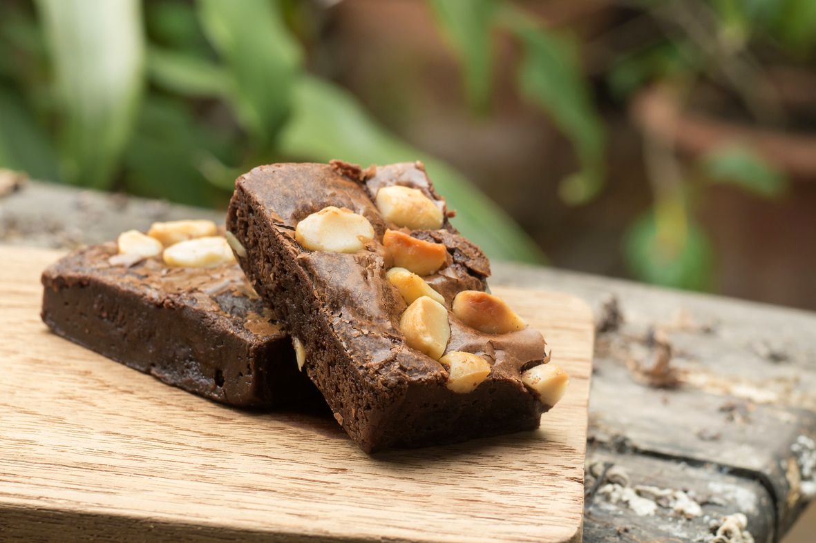 fudgy macadamia chocolate fat bombs