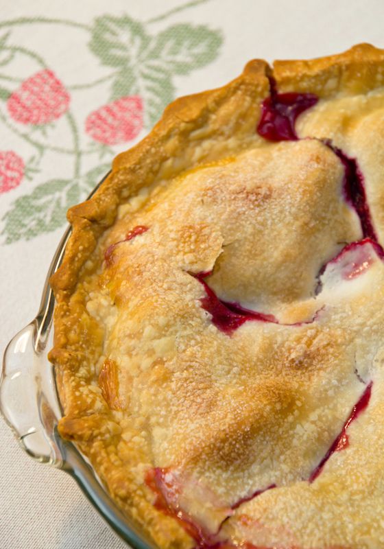 Cindy Crawford’s Strawberry Rhubarb Pie