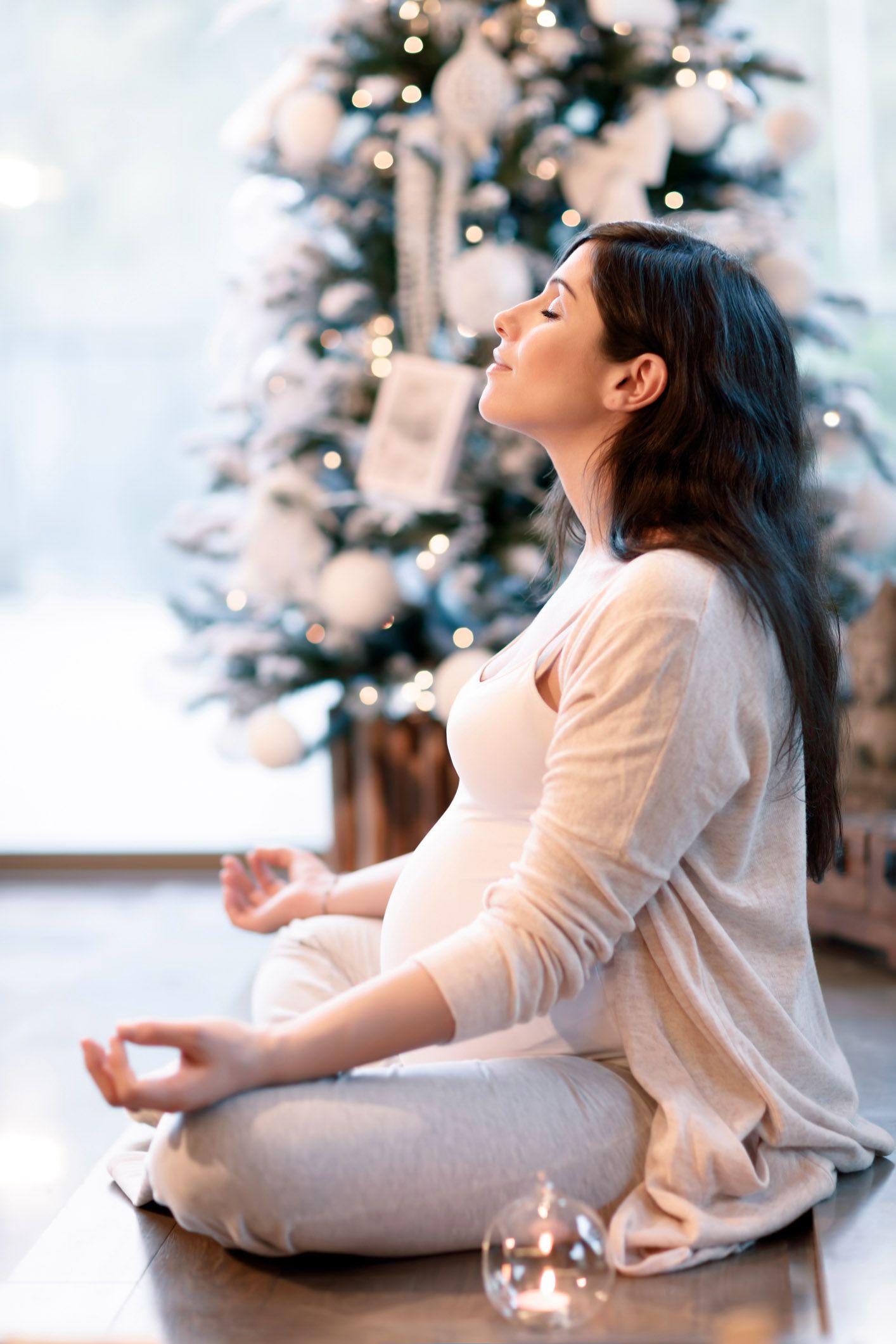 pregnant woman meditating