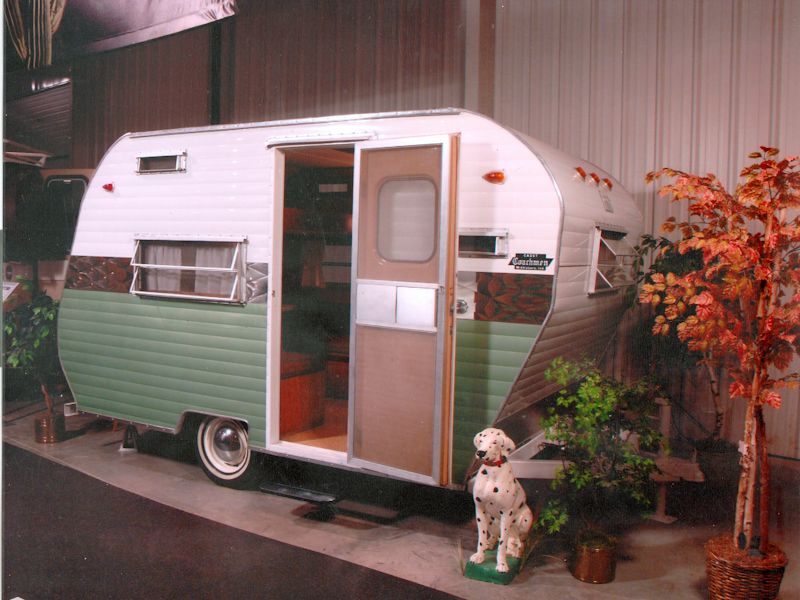 1964 COACHMEN CADET