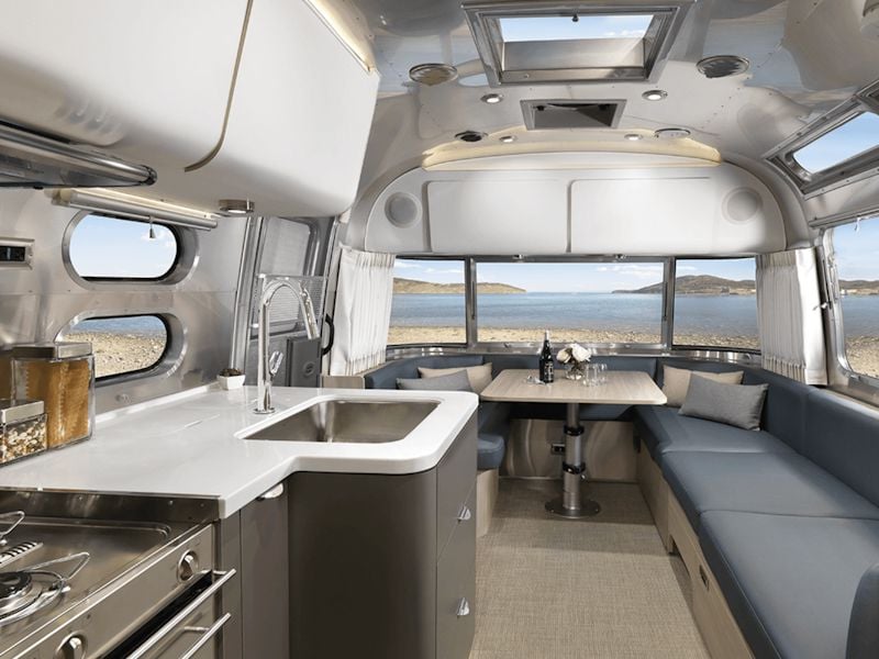 AIRSTREAM GLOBETROTTER