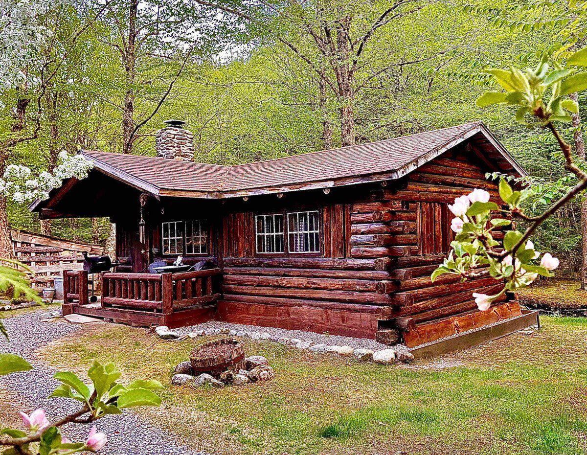 Rustic Log Cabins, Lisbon, New Hampshire