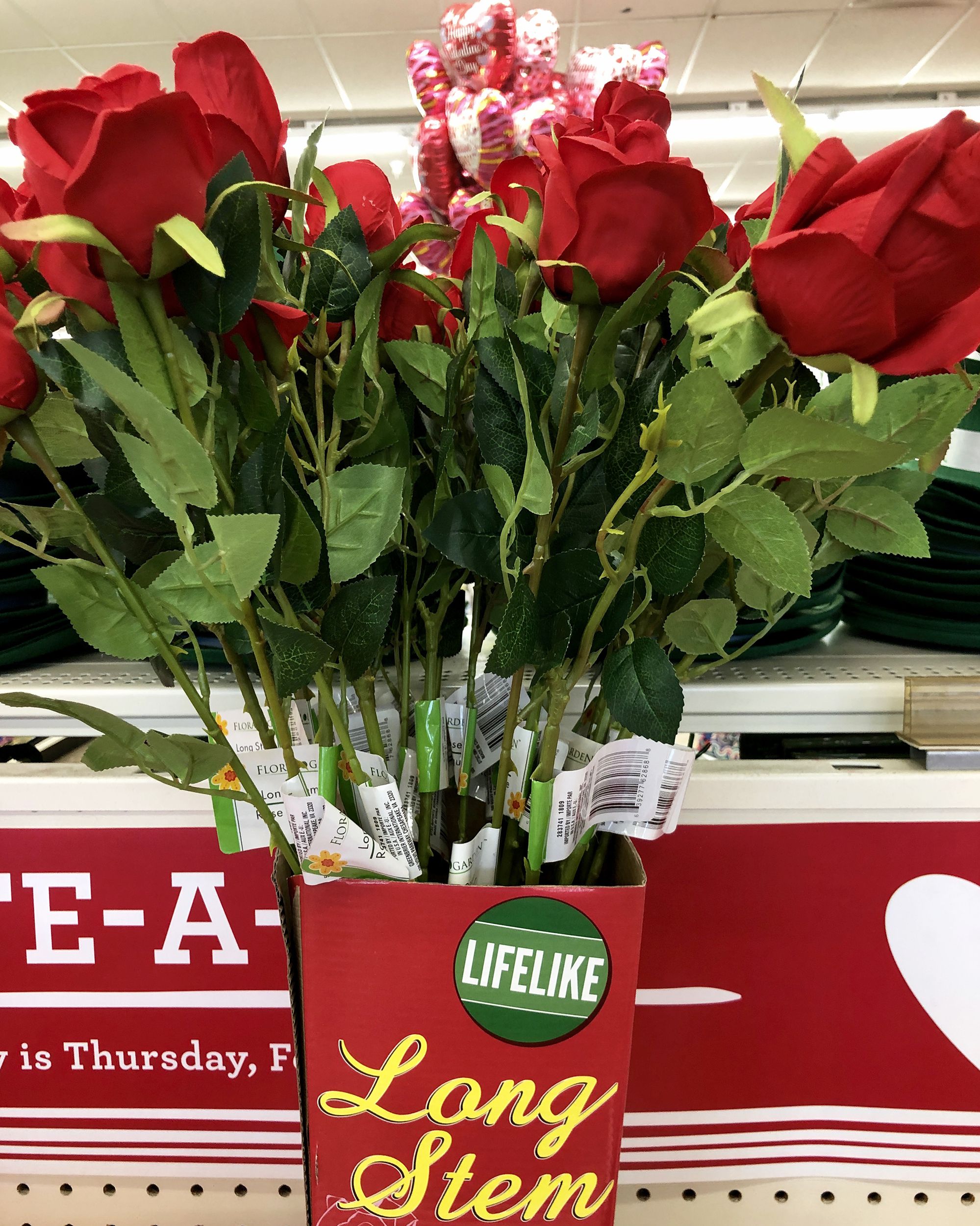'Lifelike' Long-Stem Roses