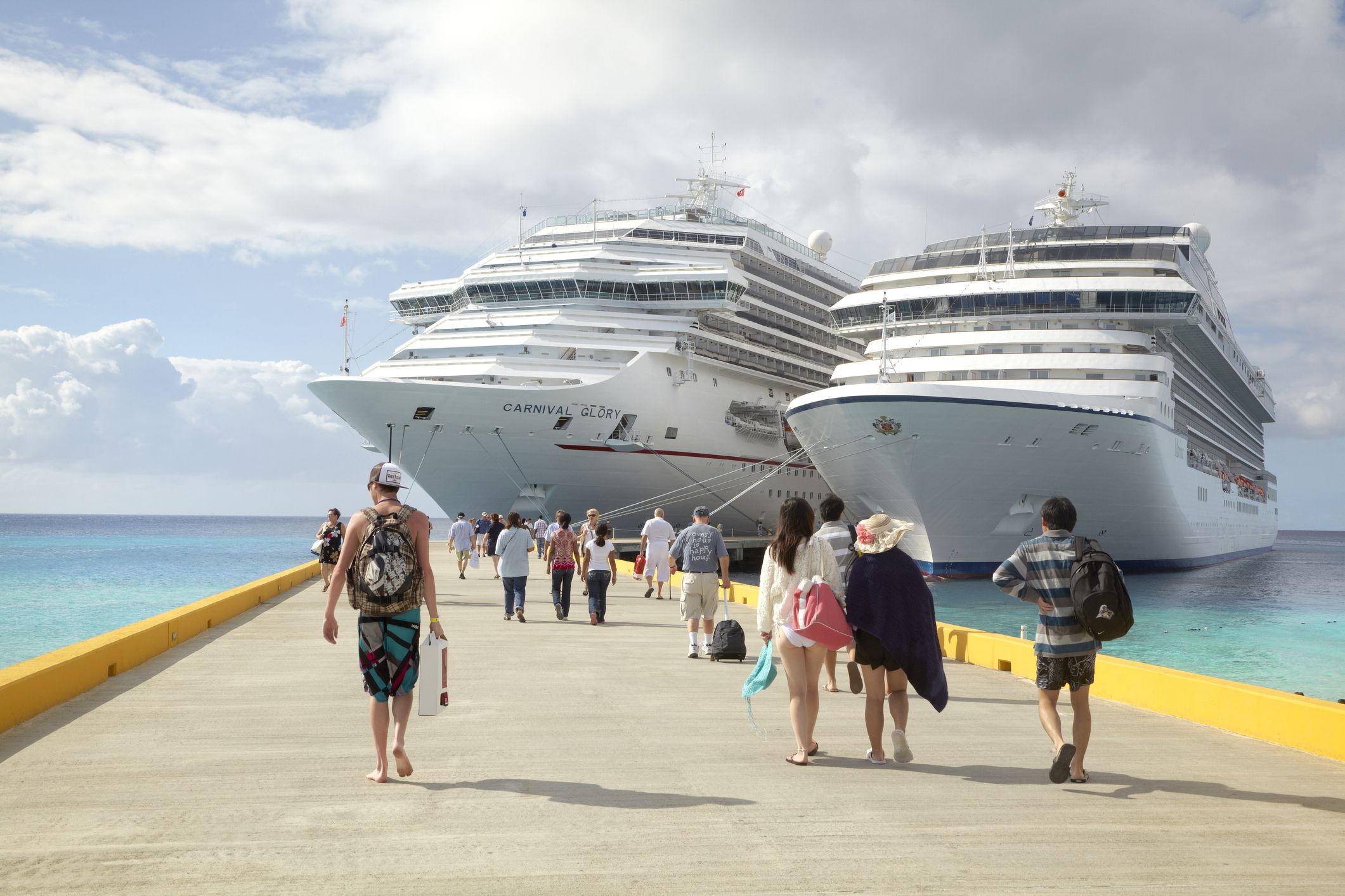 passengers returning to cruise ship