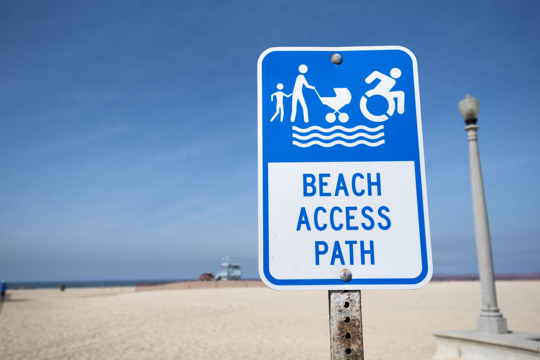 disabled access sign at venice beach