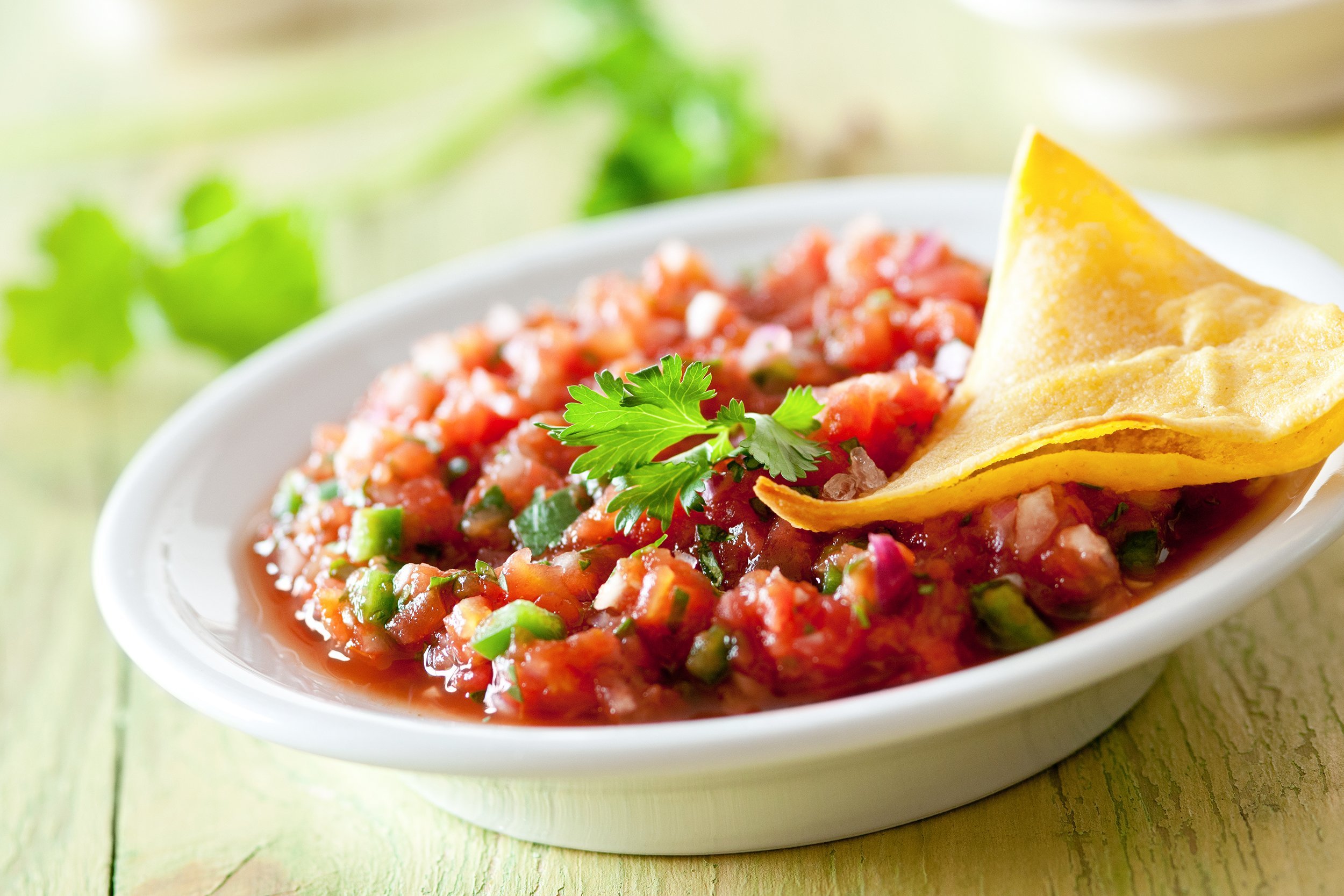 tomato salsa with corn tortilla chips