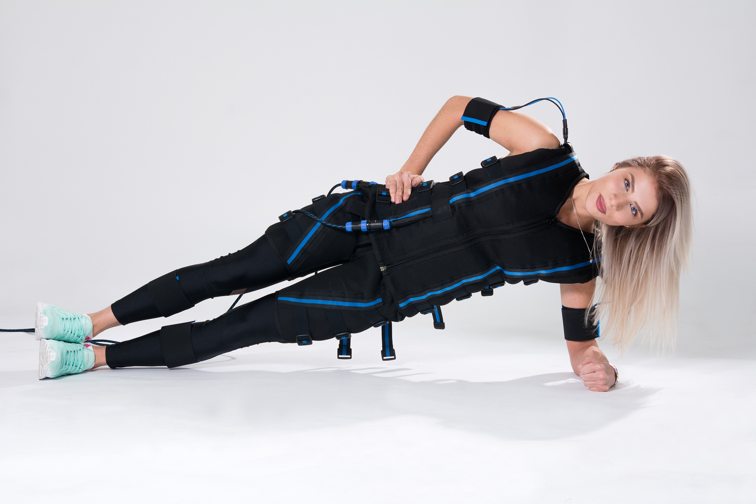 Woman doing an EMS workout