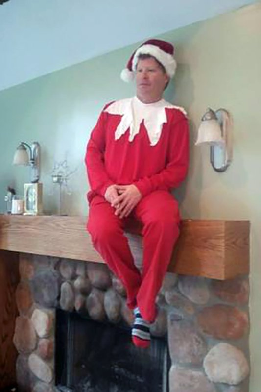 Living Elf on the Shelf