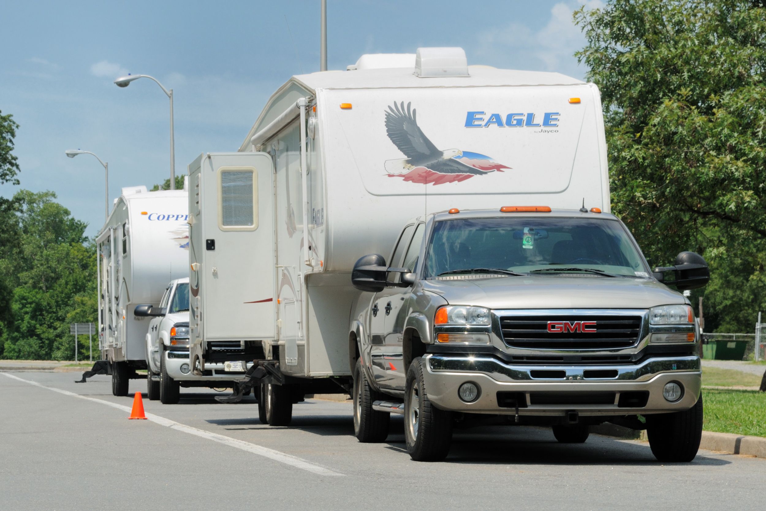 RVs parked at rest area in Arkansas