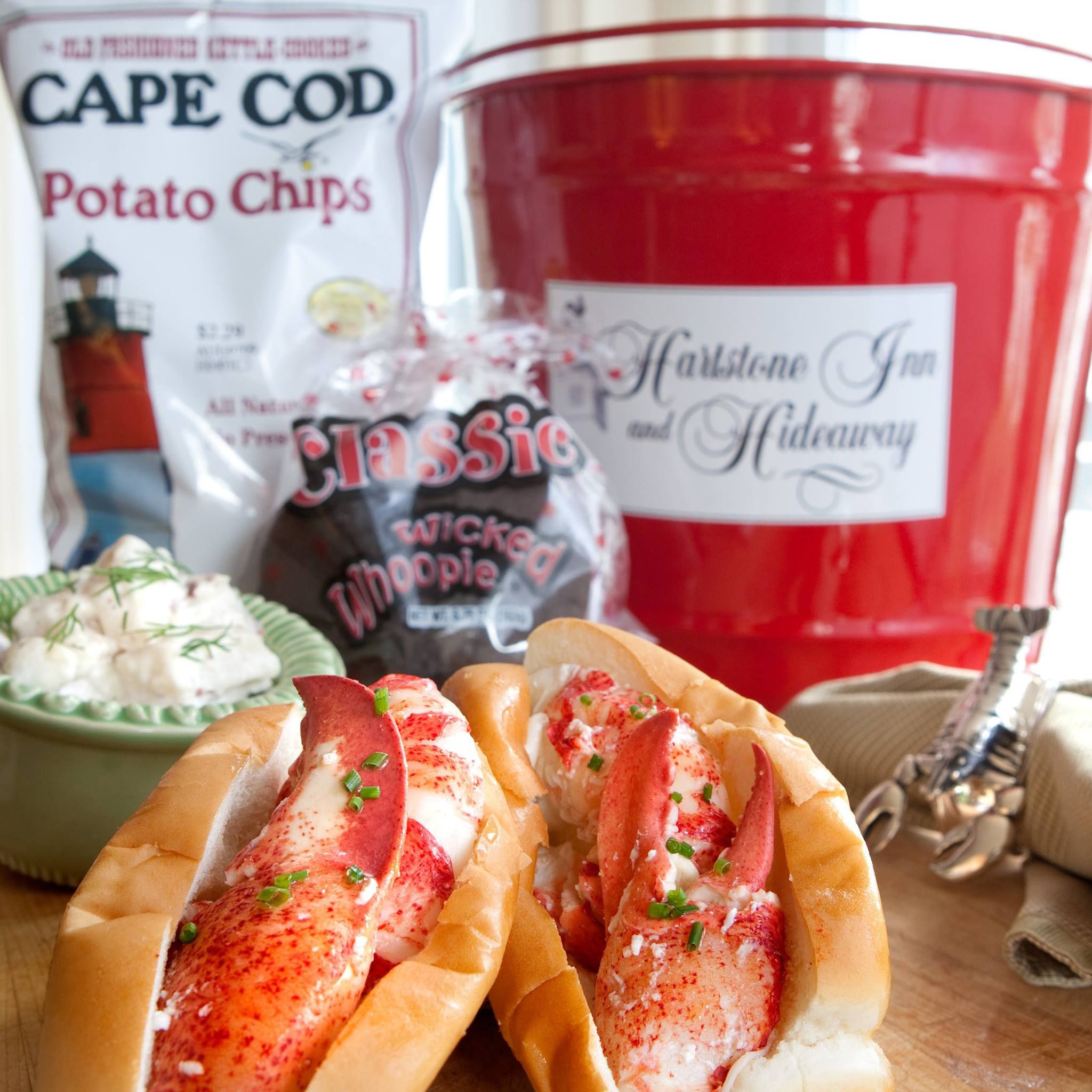 hartstone inn & hideaway lobster lunch picnic basket
