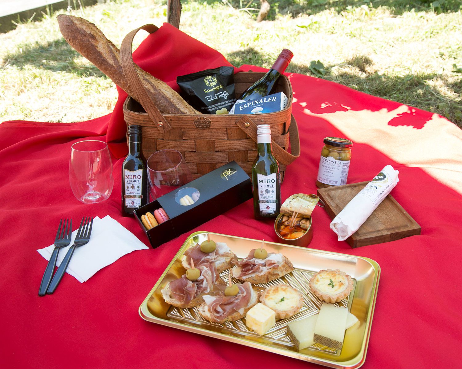 picnic basket from bar vivant