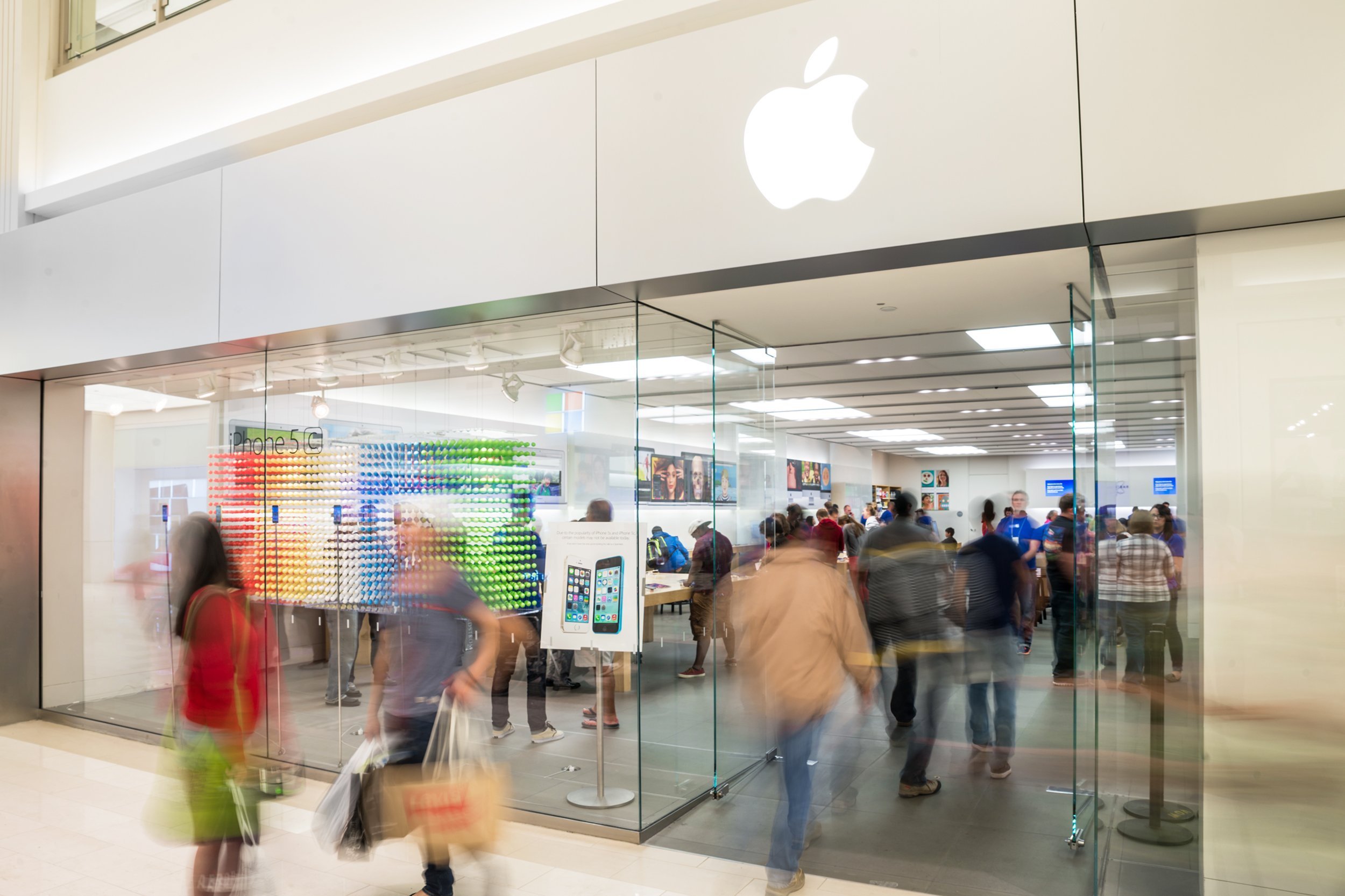 Apple store in Mall of America, in Minneapolis, MN