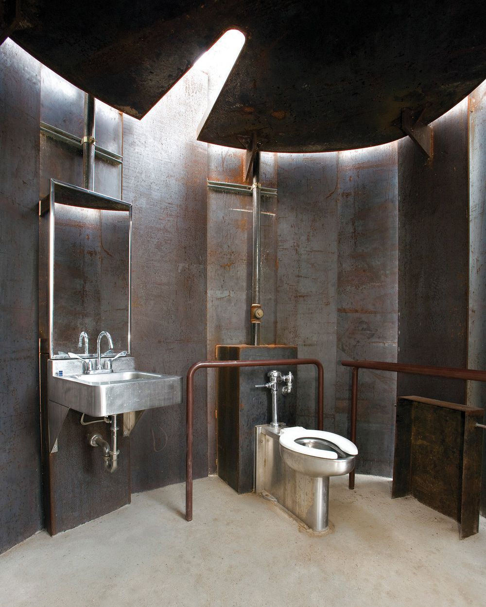 Lady Bird Lake Trail Restroom, Texas
