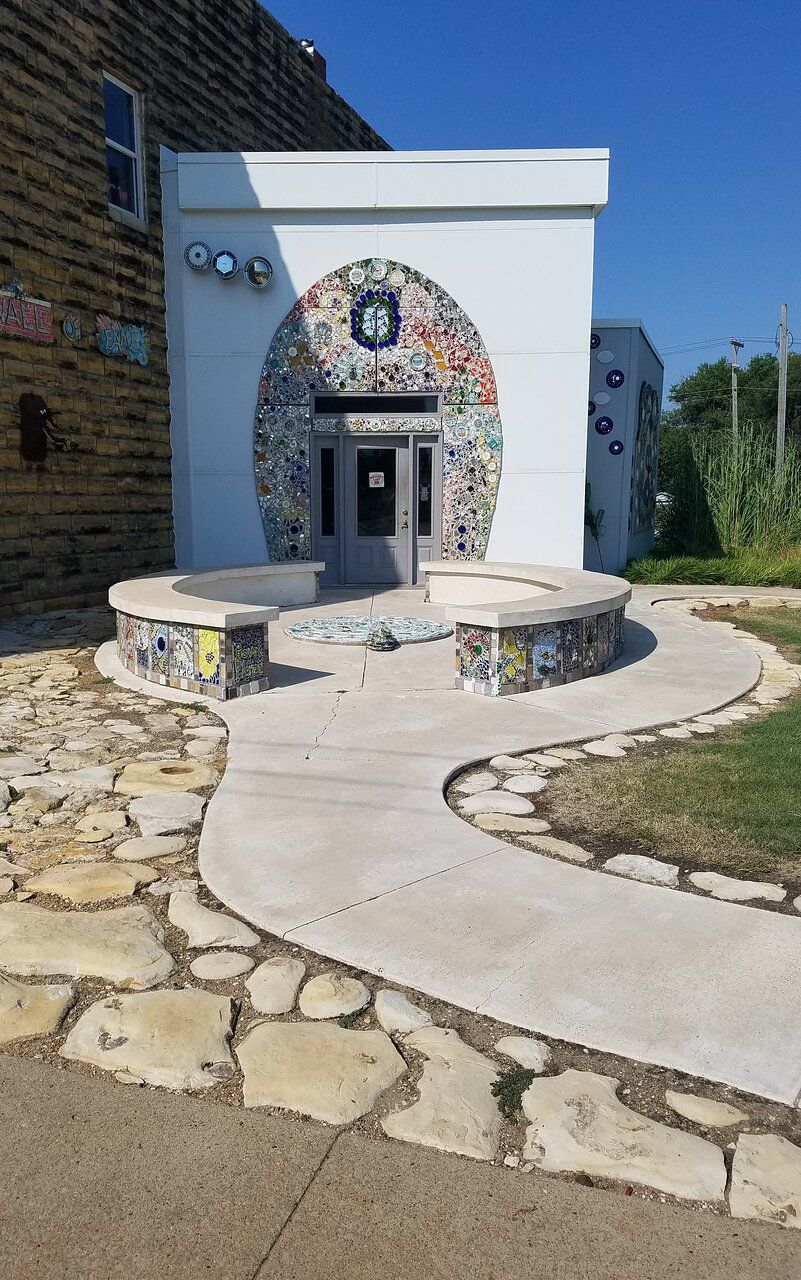 Bowl Plaza, Kansas