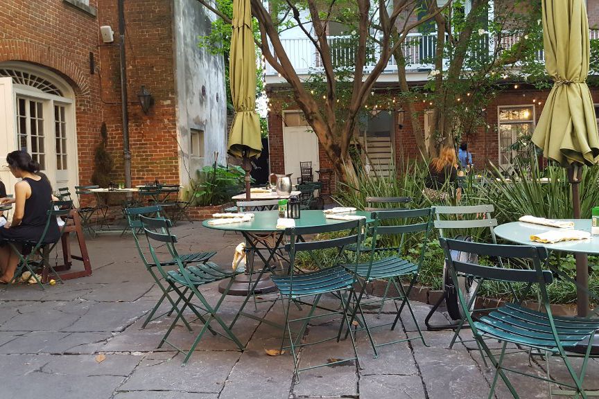 café amelie patio