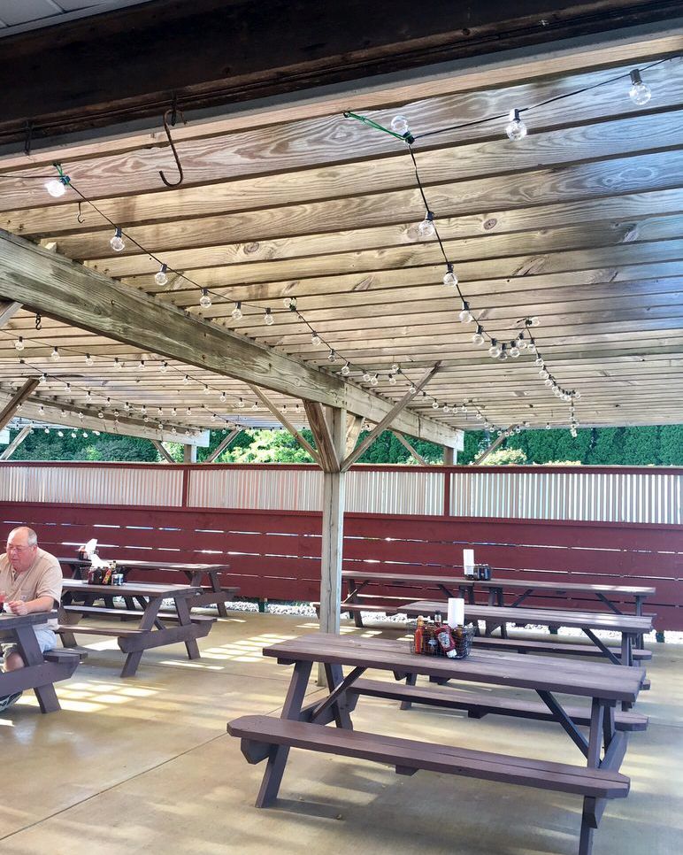 Patio at Divine Swine In-Out BBQ