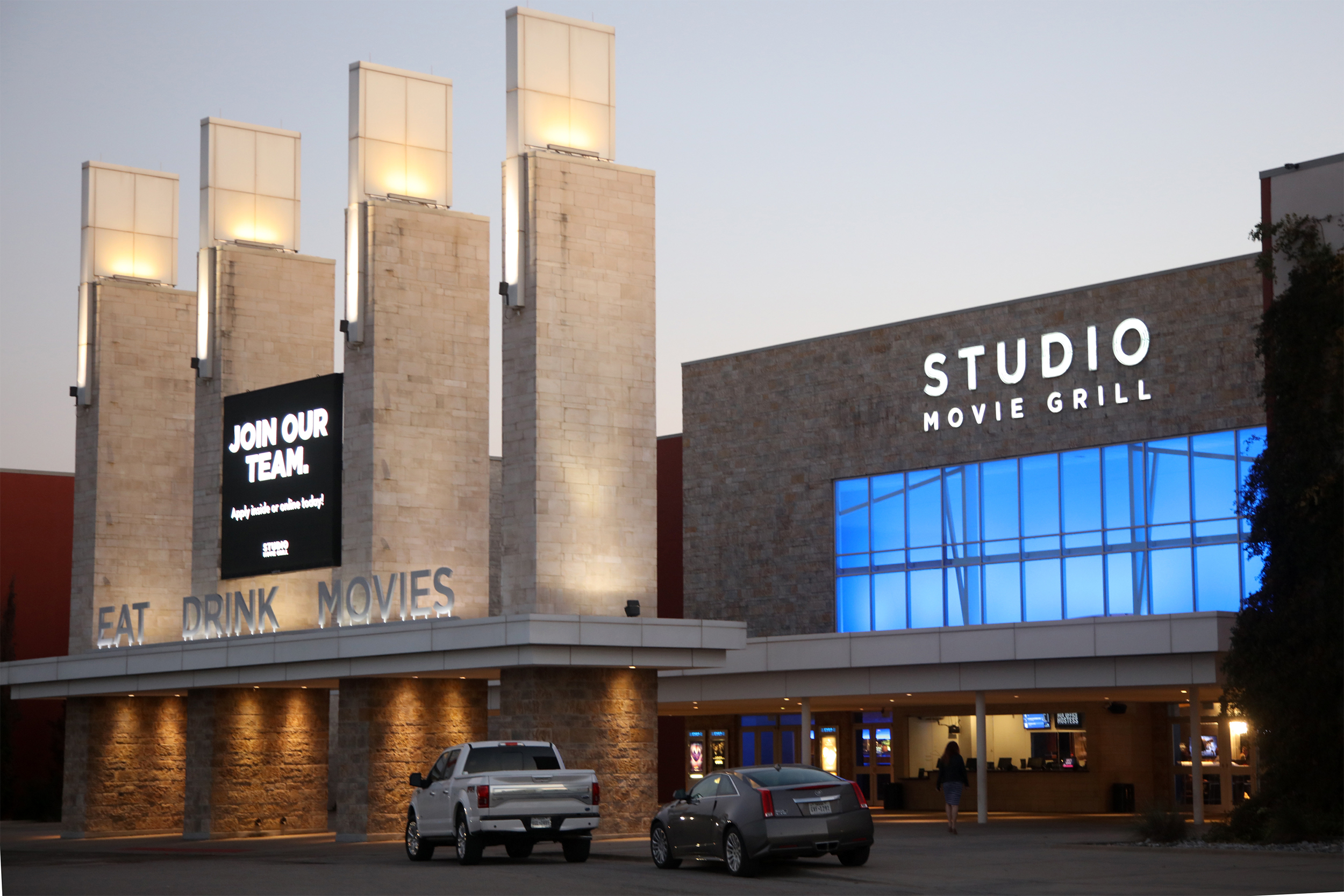 studio movie grill exterior