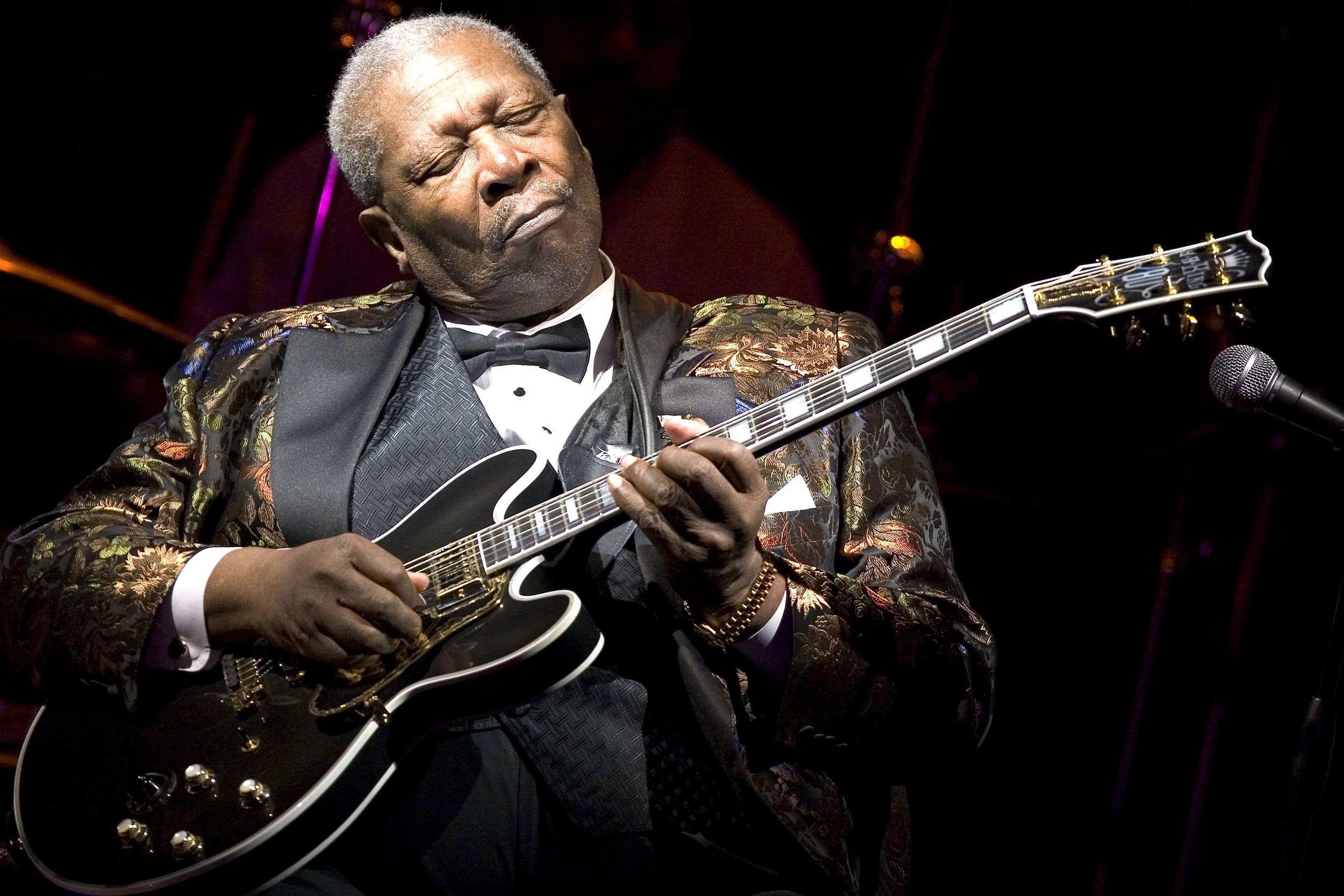 Blues Legend B.B. King performs his 10,000th concert at B.B. KIng Blues Club & Grill in Times Square on April 18, 2006 in New York City.