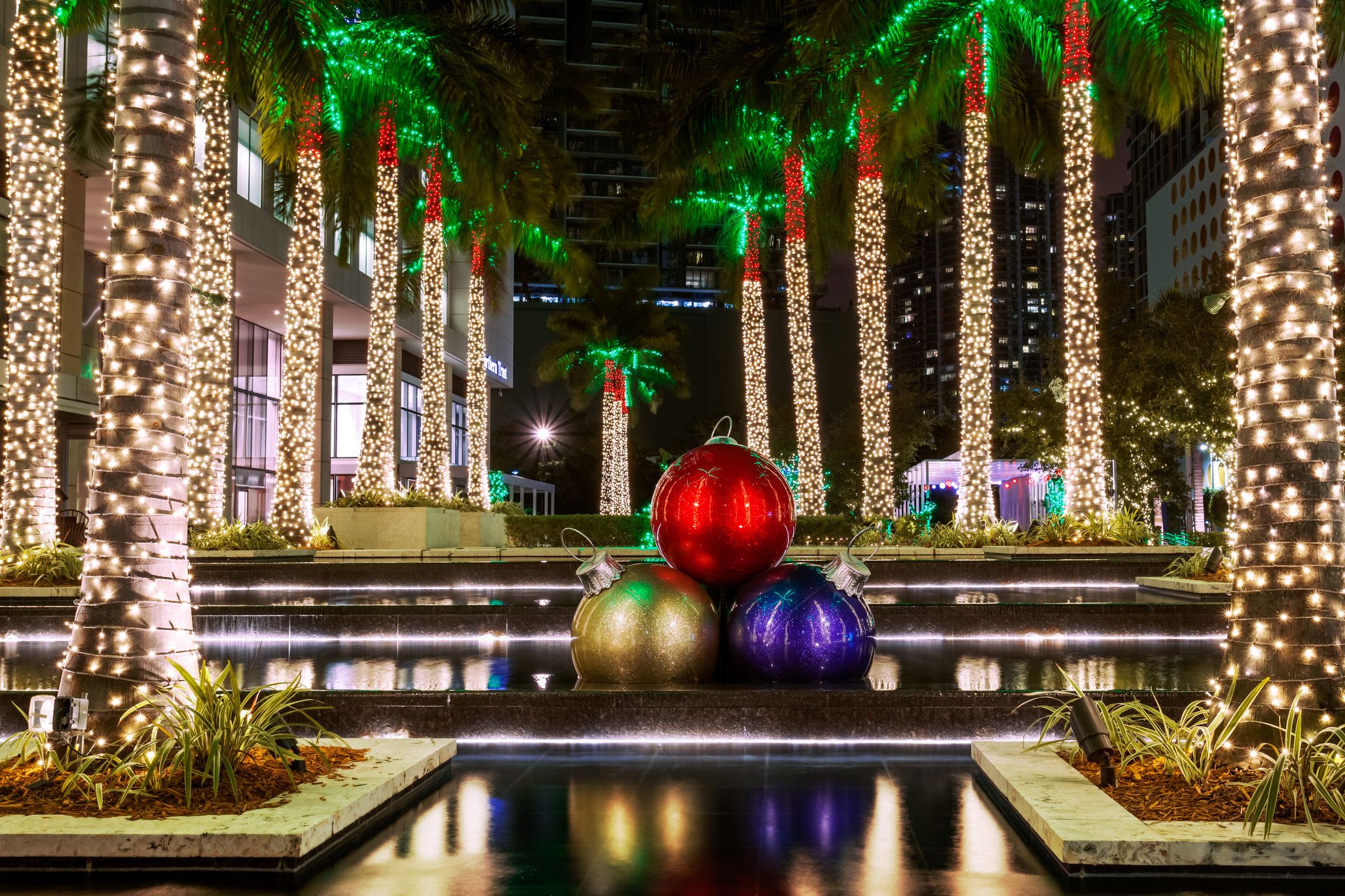 christmas decorations in miami