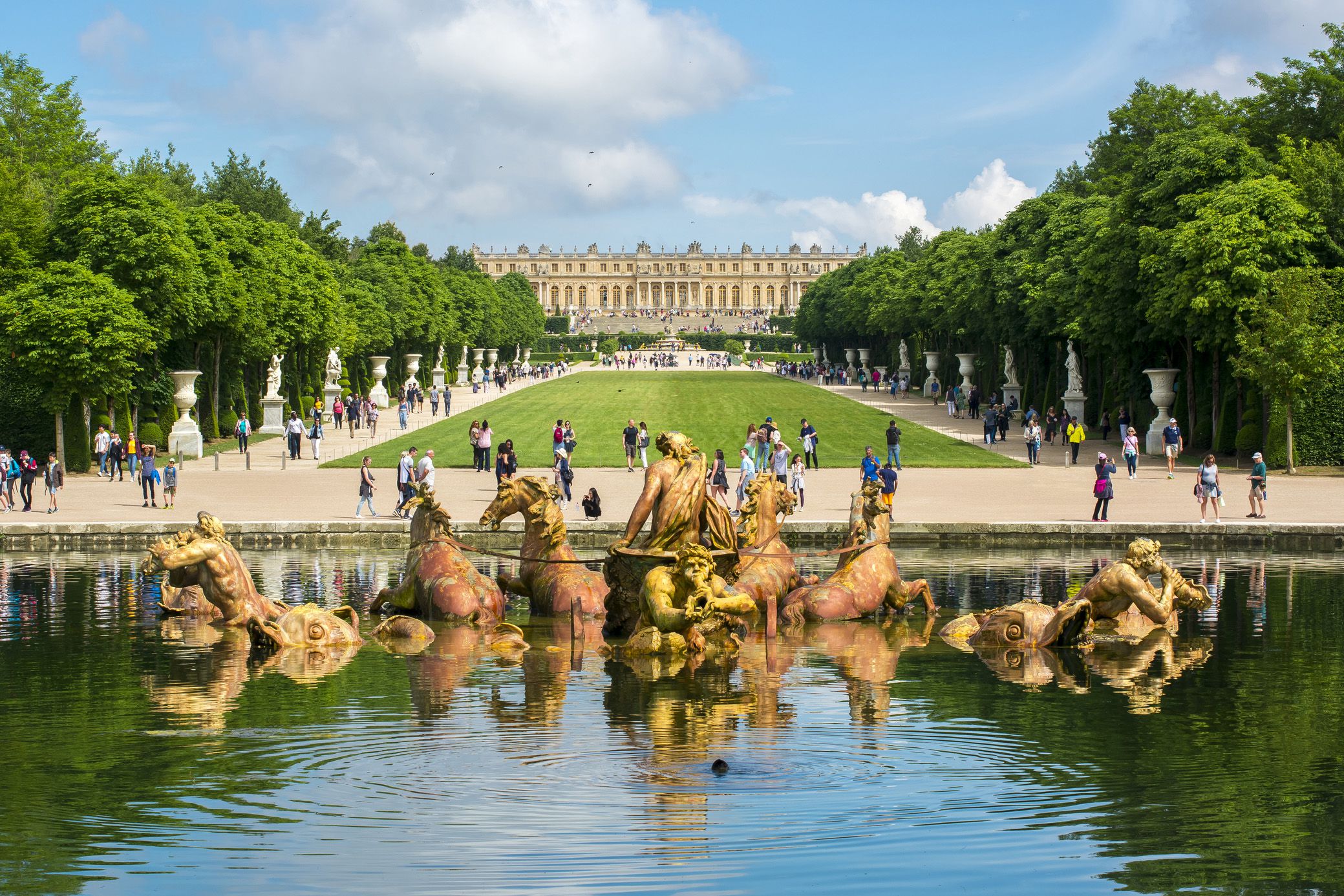 apollo fountain at versailles
