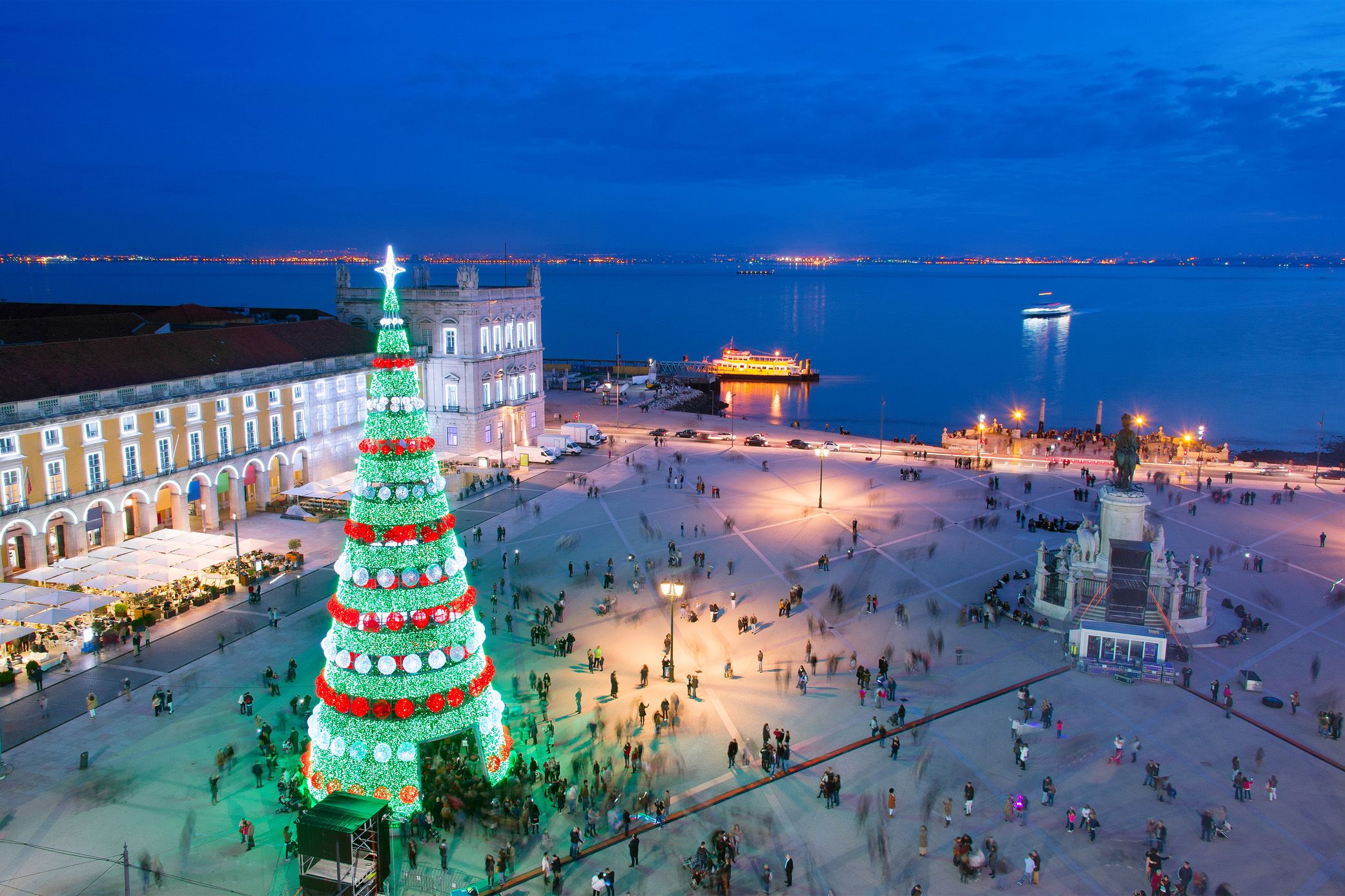 christmas tree in commerce square in lisbon