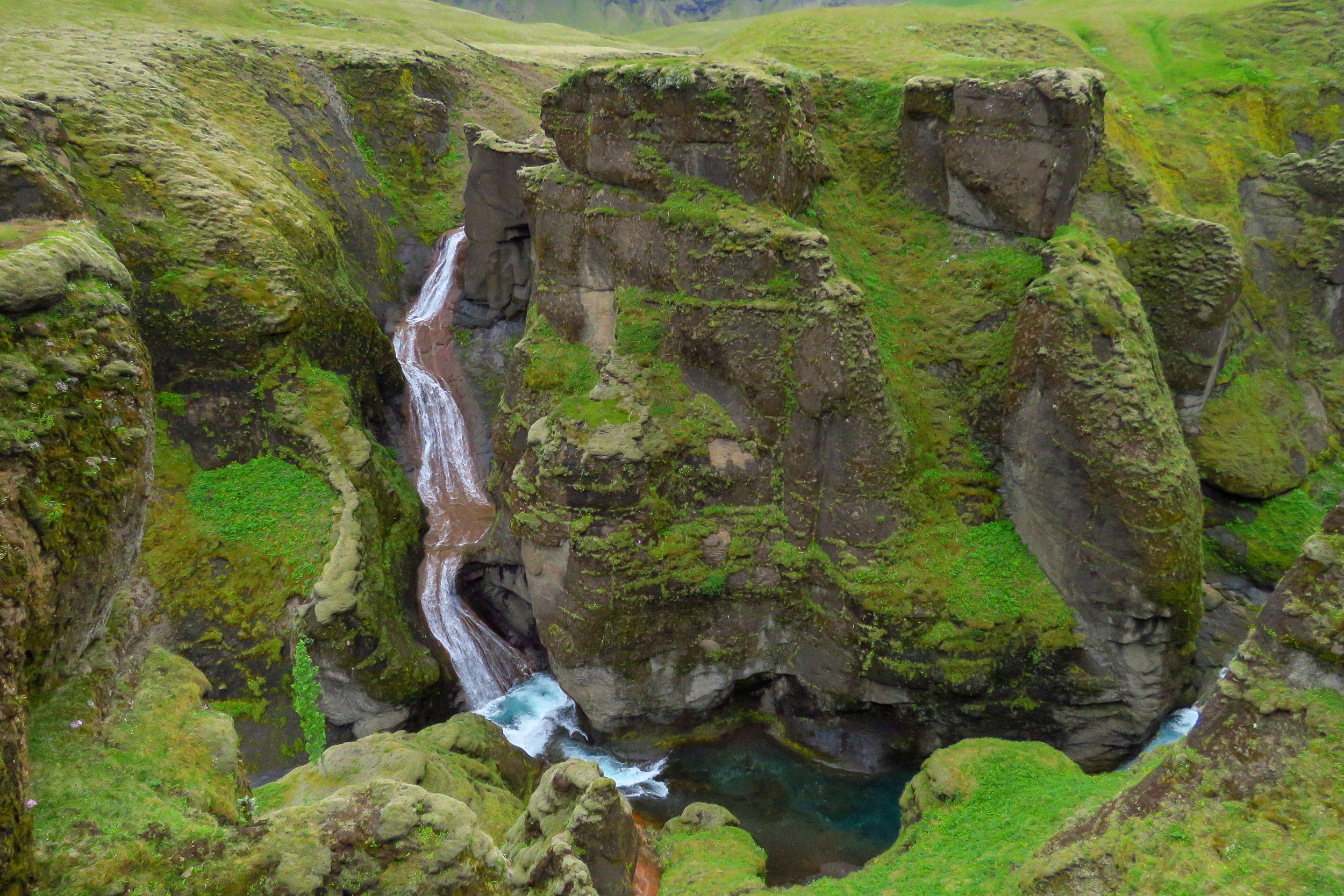 Fjaðrárgljúfur Canyon