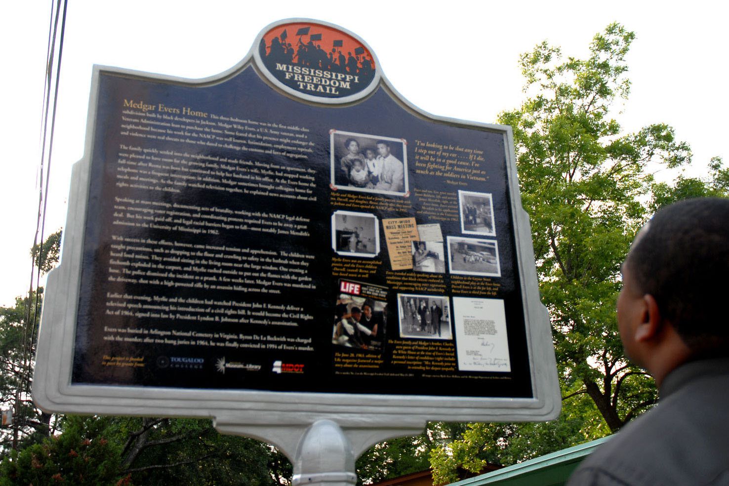 MS Freedom Trail, Medgar Evers Marker Back