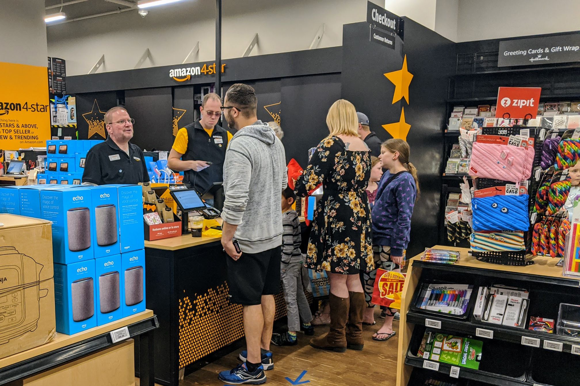 Amazon 4-Star Checkout Area