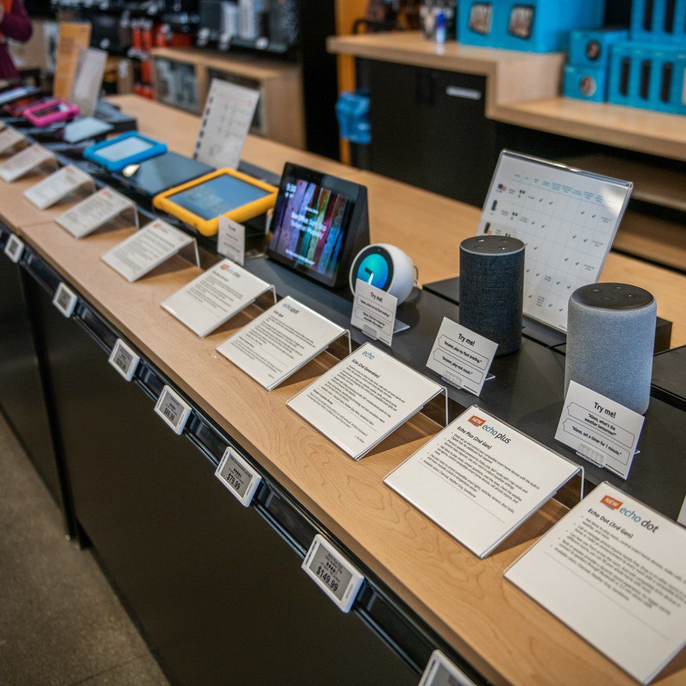 Amazon 4-star tech display