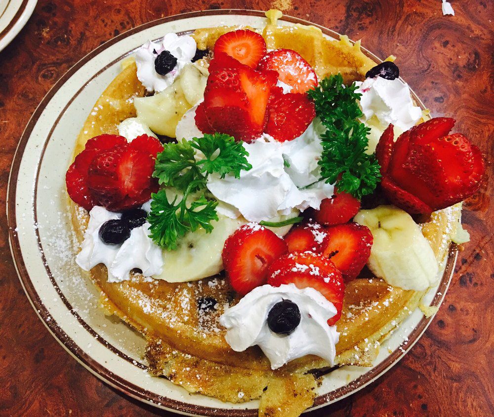 waffles with strawberries