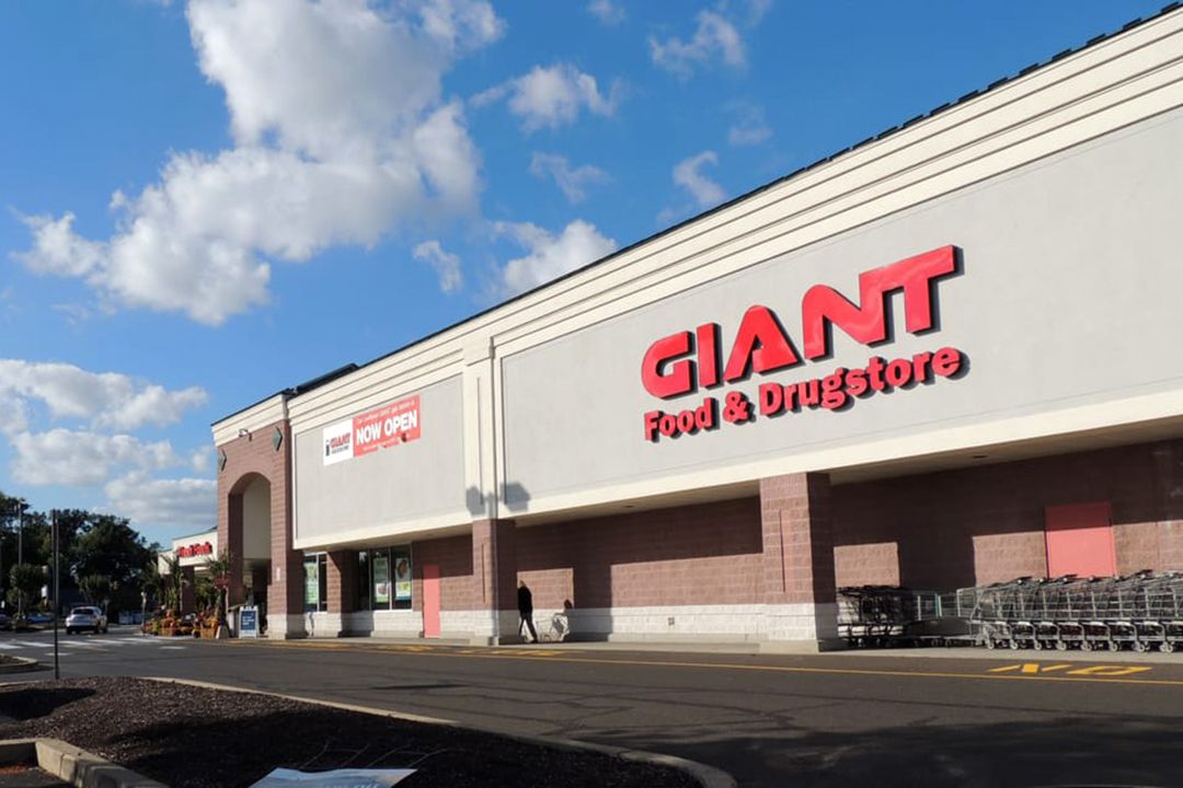 Giant Food Store