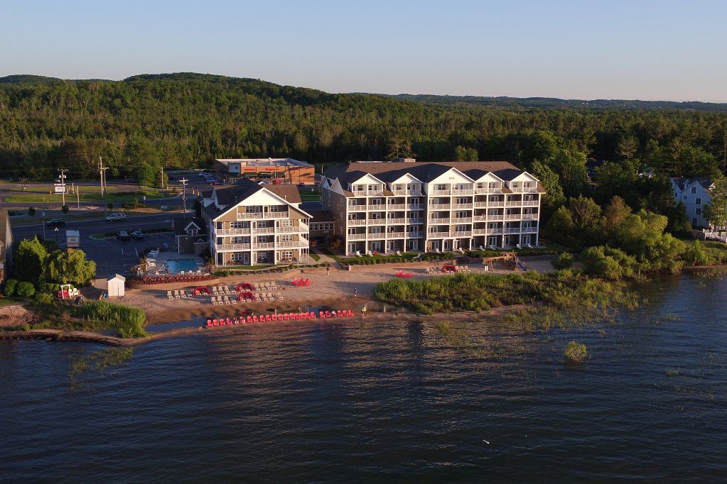 Michigan: Cherry Tree Inn & Suites