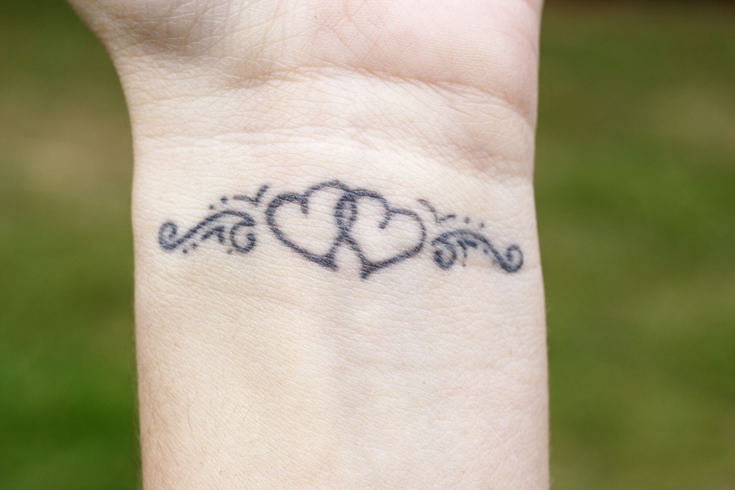 tattoo hearts on wrist