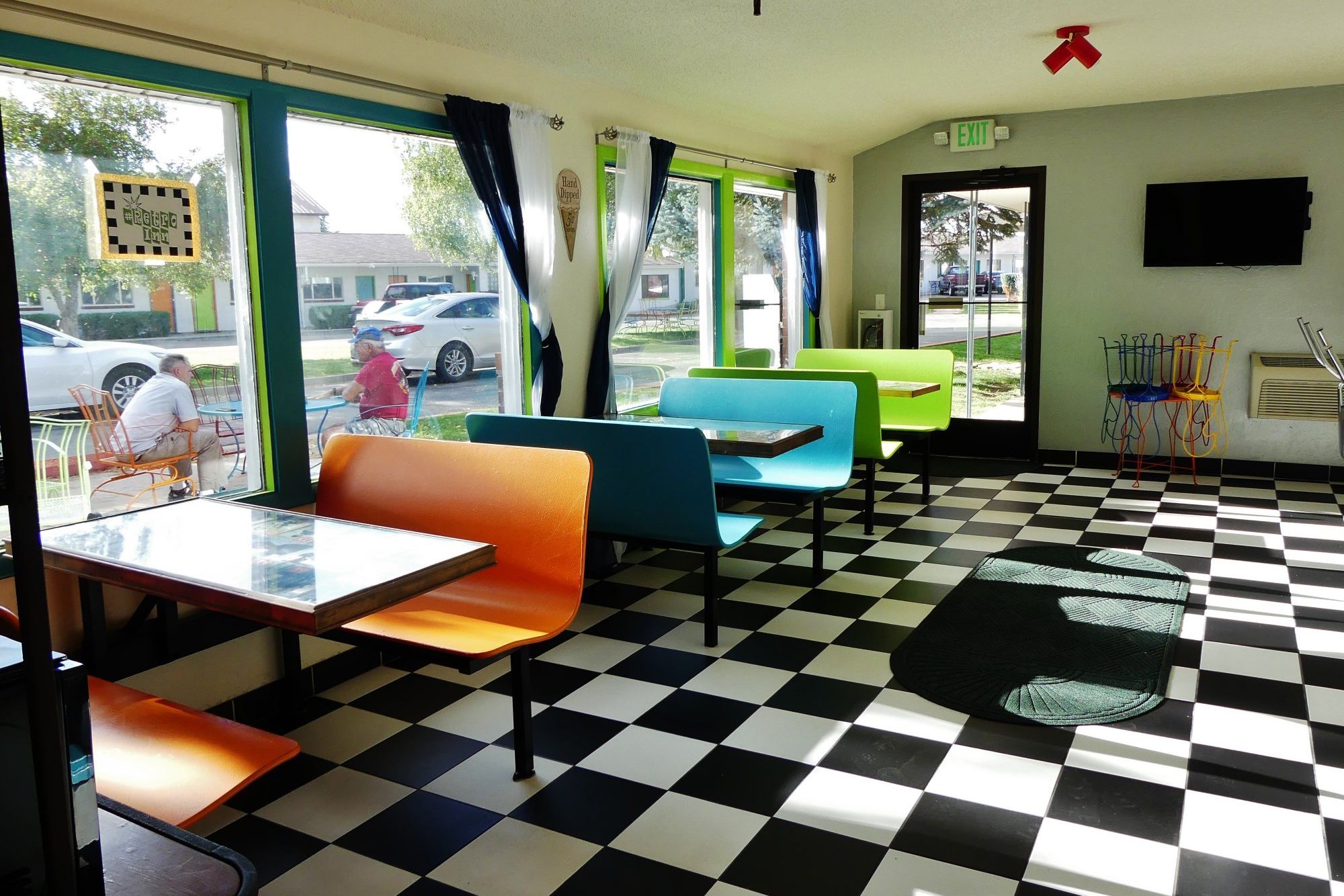 Colorado: Retro Inn at Mesa Verde