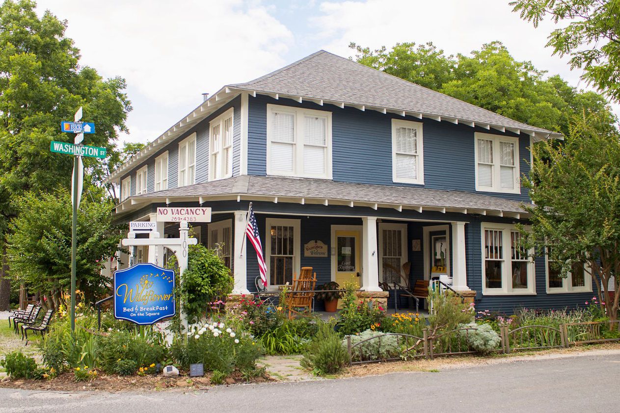 Arkansas: Wildflower Bed & Breakfast
